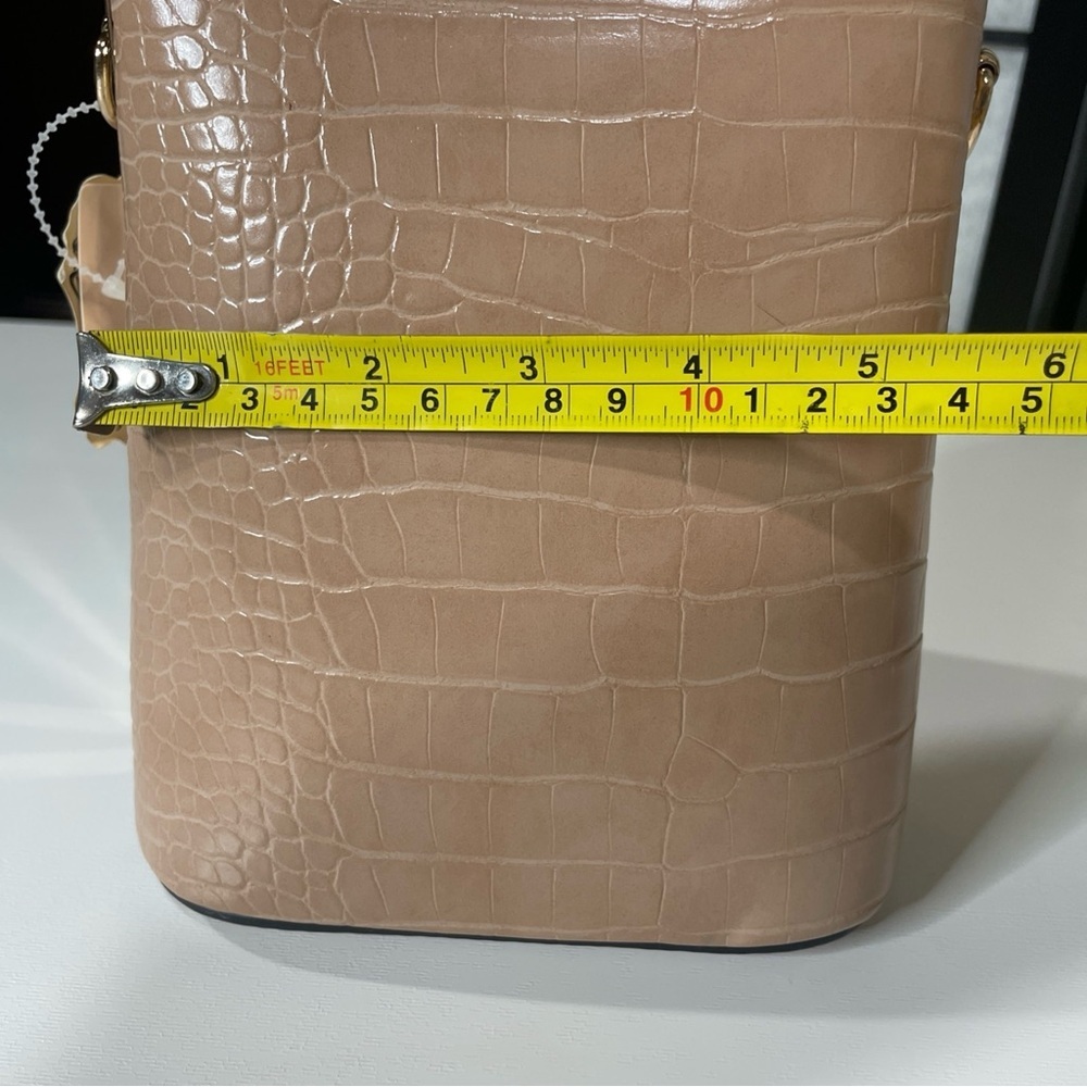 NWT Alyssa Croc-Embossed Frame Handbag - Beige/Nude Trapezoid Top Handle Bag - Picture 11 of 11